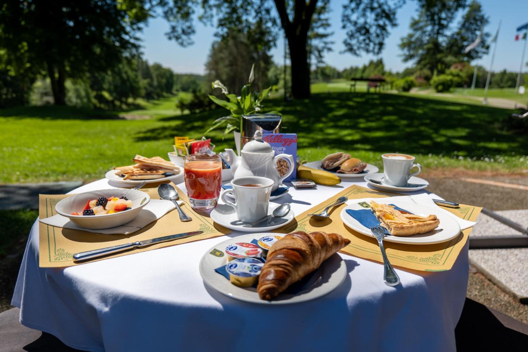 Golf Hotel La Pinetina Appiano Gentile Luaran gambar